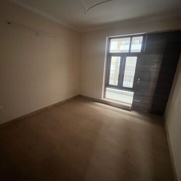 Room in 3 BHK Builder Floor at TDI The Grand Retreat, Sector 88 – for Sale