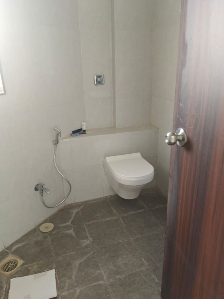 Attached Bathroom, vijay-nagar-chs-andheri 2 Bedroom 750 Sq.Ft. Apartment In Andheri East Mumbai 9940631