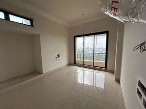 Room in 2 BHK Apartment at Raheja Interface Heights, Malad West – for Sale