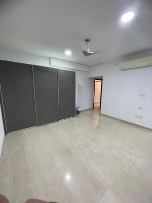 Room in 2 BHK Apartment at Oberoi Realty Esquire, Goregaon East – for Rent