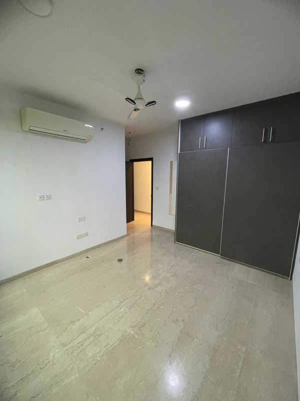 2 BHK + Pooja Room Apartment For Rent in Oberoi Realty Esquire