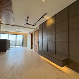 Room in 3 BHK Builder Floor at Sector 10 – for Rent