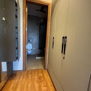 Room in 3 BHK Builder Floor at Sector 10 – for Rent