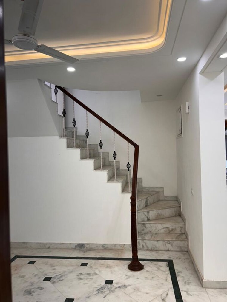 undefined, kalkaji 3 Bedroom 1552 Sq.Ft. Independent House In Kalkaji Delhi 9940597