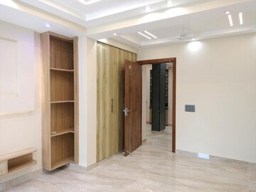 Room in 2 BHK Builder Floor at Saket – for Rent