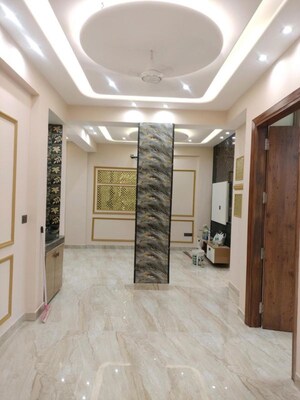 Room in 2 BHK Builder Floor at Saket – for Rent