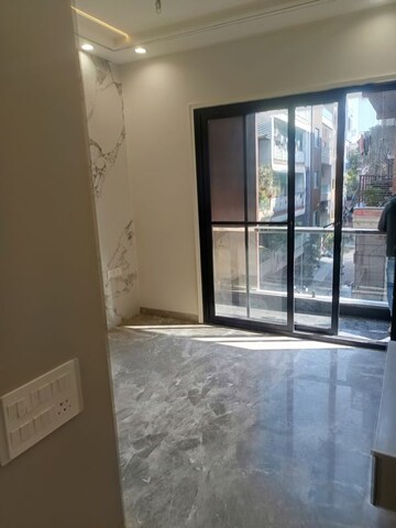 Room in 3 BHK Builder Floor at Rohini Sector 13 – for Rent