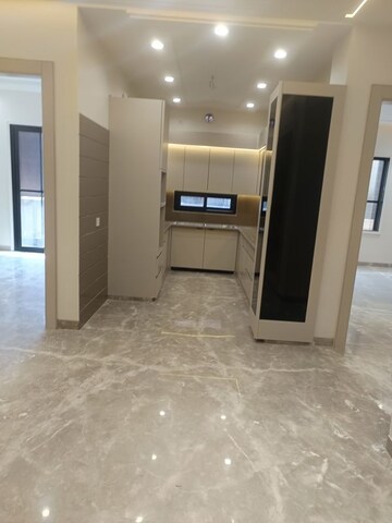 Room in 3 BHK Builder Floor at Rohini Sector 13 – for Rent