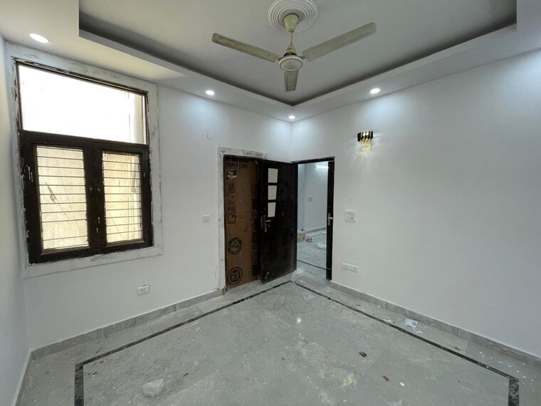 Room, green fields colony 3 Bedroom 1400 Sq.Ft. Builder Floor In Green Fields Colony Faridabad 9940911
