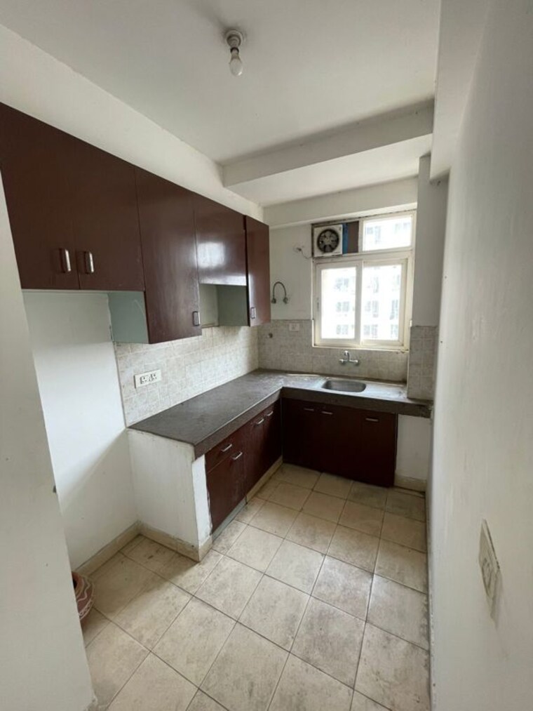Kitchen, klj-platinum-heights 2 Bedroom 652 Sq.Ft. Apartment In Sector 77 Faridabad 9940917