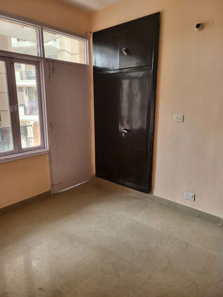 Room, srs-residency 2 Bedroom 906 Sq.Ft. Apartment In Sector 88 Faridabad 9940935