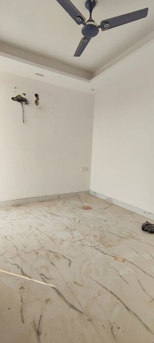 Room in 1 BHK Builder Floor at Neb Sarai – for Rent