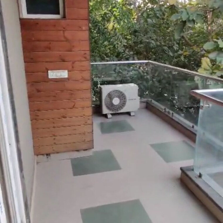 Balcony, dlf city phase 3 5 Bedroom 4310 Sq.Ft. Builder Floor In Dlf City Phase 3 Gurgaon 9940981