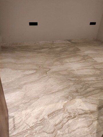 Room in 3 BHK Apartment at Emaar Palm Hills, Sector 77 – for Sale