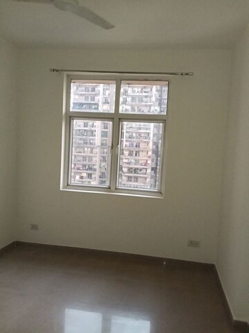 Room in 4 BHK Apartment at Mahagun Mywoods, Sector 16c Greater Noida – for Rent