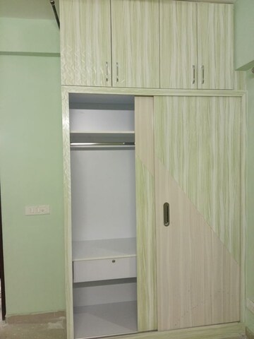 Furnished Amenities in 4 BHK Apartment at Mahagun Mywoods, Sector 16c Greater Noida – for Rent