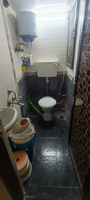 Team Area in 1 BHK Apartment at Sai Raj Garden, Kandivali West – for Sale