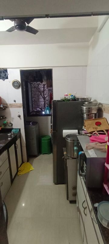 Team Area in 1 BHK Apartment at Sai Raj Garden, Kandivali West – for Sale