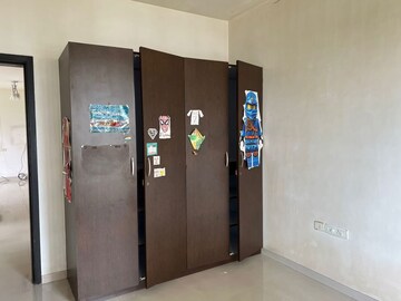 Furnished Amenities in 2.5 BHK Apartment at Oberoi Realty Woods, Goregaon East – for Rent