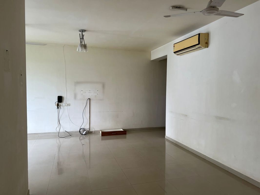 2.5 BHK Apartment For Rent in Oberoi Realty Woods