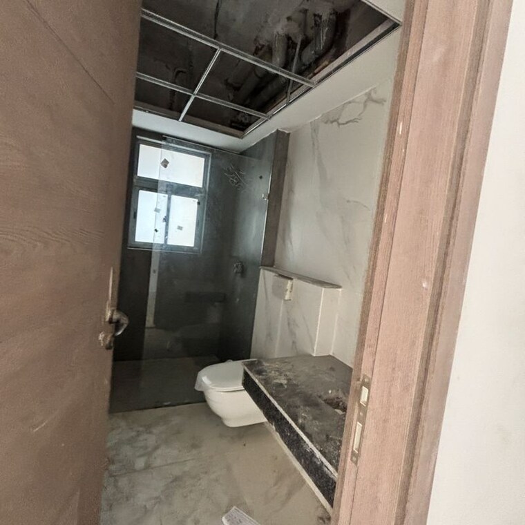 Bathroom, shalimar-one-world-belvedere-court-3 4 Bedroom 2639 Sq.Ft. Apartment In Malesemau Lucknow 9941282