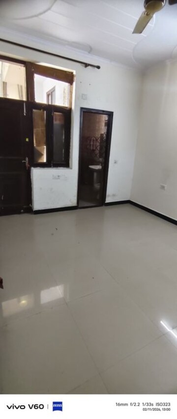 Room in 3 BHK Independent House at Gardenia Glory, Sector 46 – for Rent