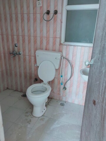 Bathroom in 3.5 BHK Apartment at Ansal Royal Heritage, Sector 70 – for Rent