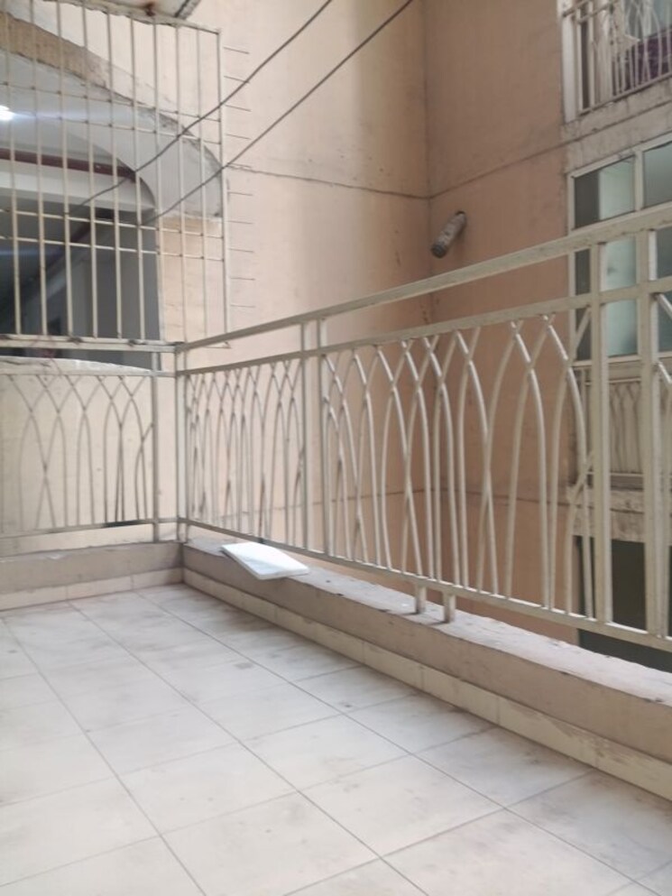 Balcony, mahagun-mywoods-ii 2.5 Bedroom 1190 Sq.Ft. Apartment In Sector 16c Greater Noida Greater Noida 9920751