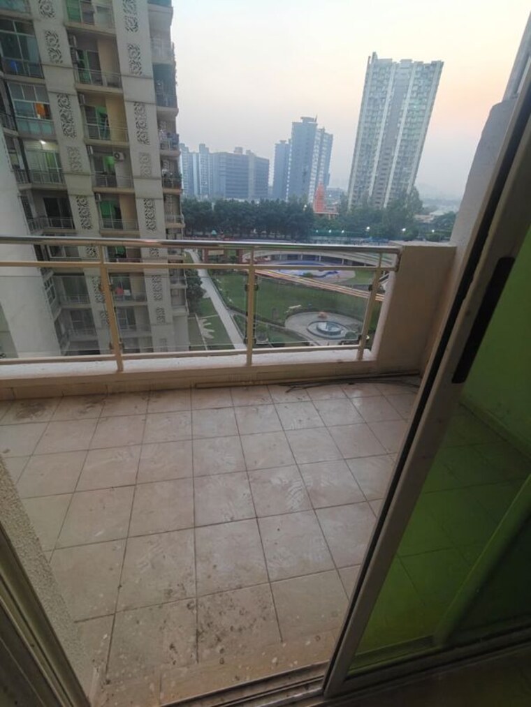 Balcony, tech zone 4 greater noida 3.5 Bedroom 2000 Sq.Ft. Apartment In Tech Zone 4 Greater Noida Greater Noida 9940719