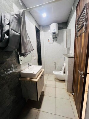 Master Bedroom in 1 BHK Builder Floor at Sector 46 – for Rent