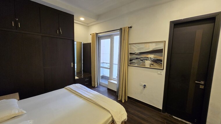 Room, sushant lok i 4 Bedroom 3500 Sq.Ft. Builder Floor In Sushant Lok I Gurgaon 9940668