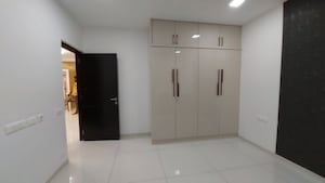 Room in 3 BHK Apartment at Ambience Courtyard, Manikonda – for Rent