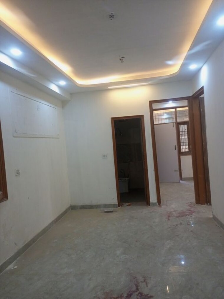 Room, ml-73-avenue 3 Bedroom 1350 Sq.Ft. Builder Floor In Sector 73 Noida 9941703