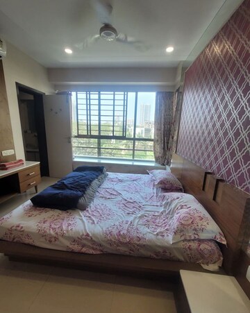 Bedroom in 2.5 BHK Apartment at Oberoi Realty Woods, Goregaon East – for Rent
