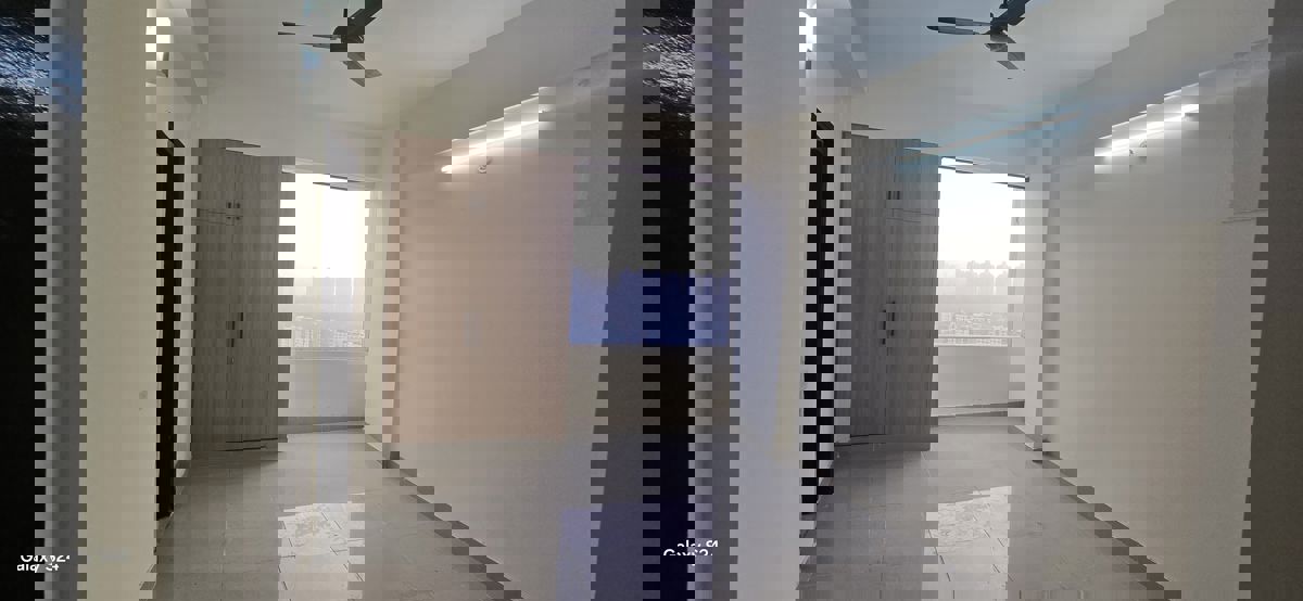 4 BHK + Servant Room 2825 Sq.Ft. Apartment in Amrapali Heartbeat City