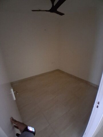 Room in 2 BHK Apartment at Gaur City 2 - 14th Avenue, Sector 16c Greater Noida – for Rent