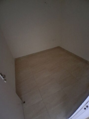 Room in 2 BHK Apartment at Gaur City 2 - 14th Avenue, Sector 16c Greater Noida – for Rent