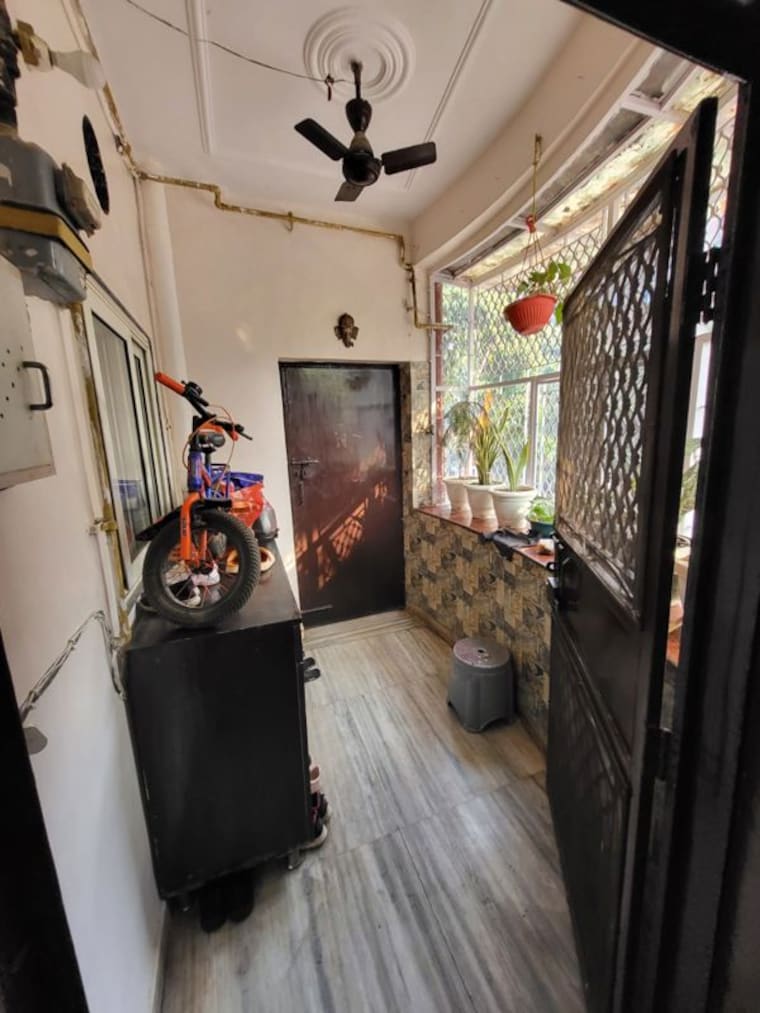 Balcony, rajat vihar 2 Bedroom 1050 Sq.Ft. Apartment In Rajat Vihar Noida 9941805