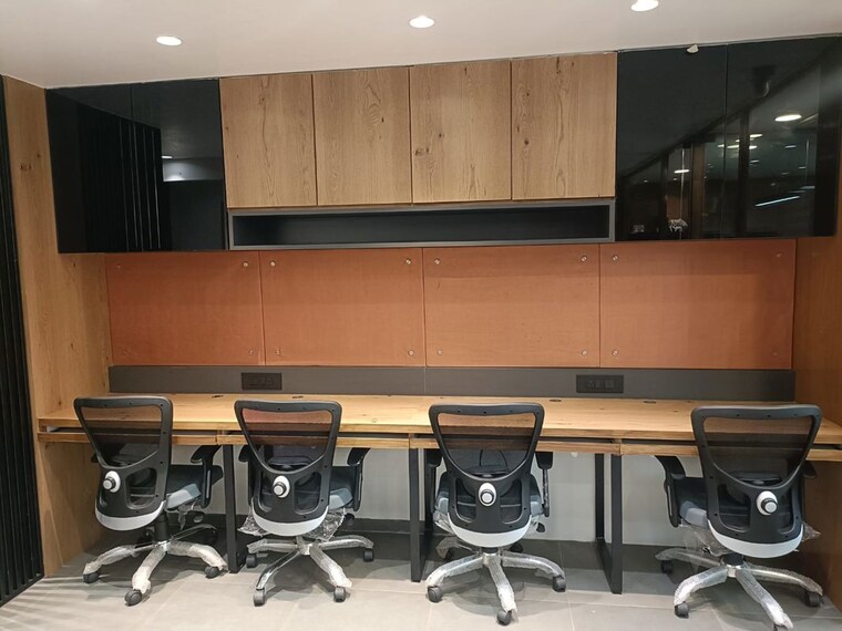 Team Area, vaishnodevi circle Commercial Office Space 655 Sq.Ft. In Vaishnodevi Circle Ahmedabad 9942170