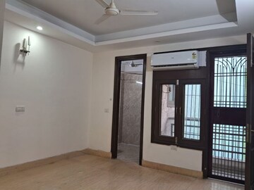 Room in 3 BHK Builder Floor at Kailash Colony – for Rent