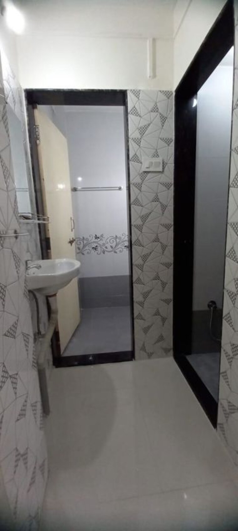 Bathroom, comfort-zone 2 Bedroom 900 Sq.Ft. Apartment In Balewadi Pune 9942286