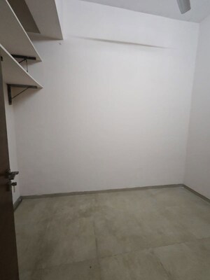 Room in 4 BHK Apartment at Sunteck City Avenue 1, Goregaon West – for Sale