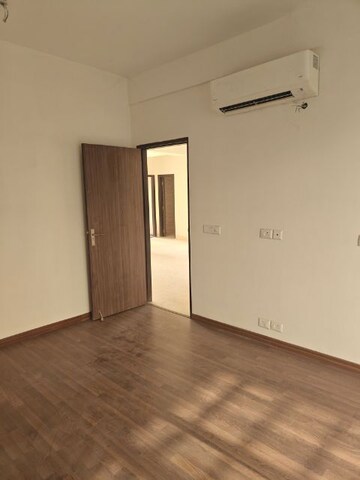 Room in 3 BHK Apartment at BPTP Amstoria Country Floor, Sector 102 – for Sale