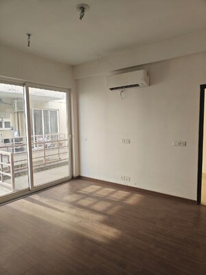 Room in 3 BHK Apartment at BPTP Amstoria Country Floor, Sector 102 – for Sale