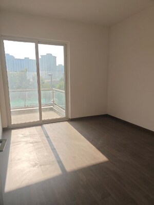 Room in 3 BHK Apartment at BPTP Amstoria Country Floor, Sector 102 – for Sale