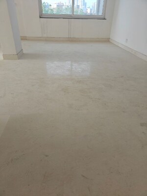 Room in 3 BHK Apartment at BPTP Amstoria Country Floor, Sector 102 – for Sale