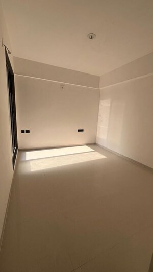 Room in 3 BHK Apartment at Shela – for Rent