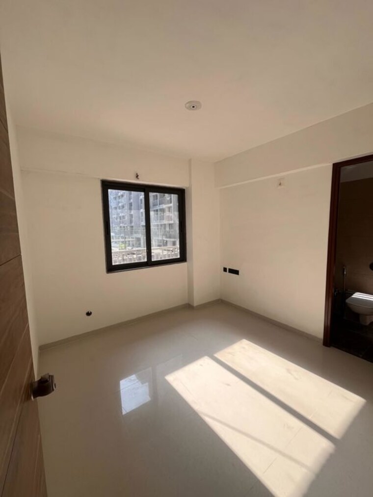 Room, shela 3 Bedroom 1550 Sq.Ft. Apartment In Shela Ahmedabad 9942384