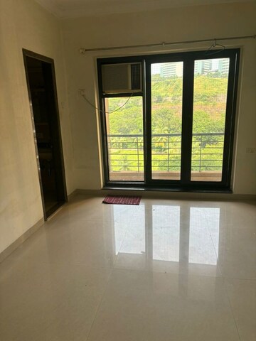 Room in 2 BHK Apartment at K Raheja Raheja Residency, Malad East – for Rent