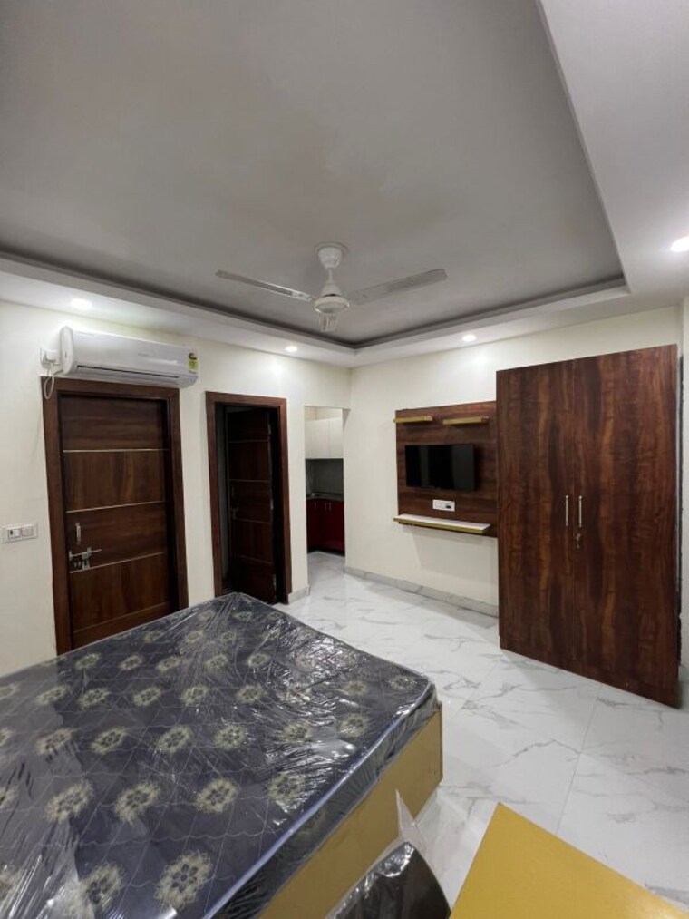Room, sector 44 1 RK 430 Sq.Ft. Builder Floor In Sector 44 Gurgaon 9942465
